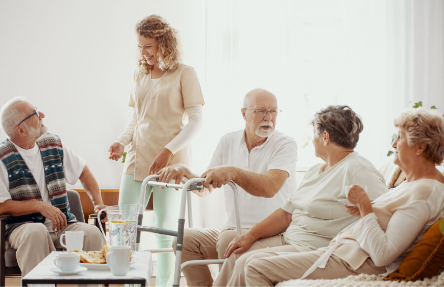 elders-spending-time-together-in-the-common-room-o-S4Z6A93.jpg